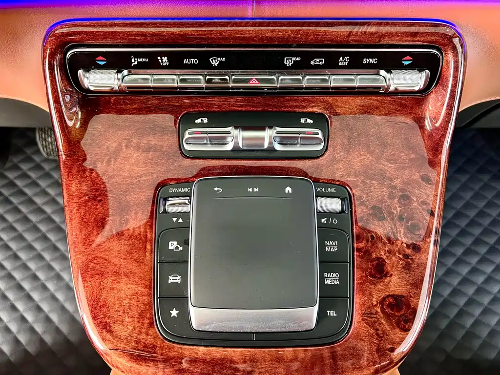 Mercedes-Benz Mercedes-Benz V-Class 2024 V 300 L Long Wheelbase Luxury Edition 2025 - thumbnail 17