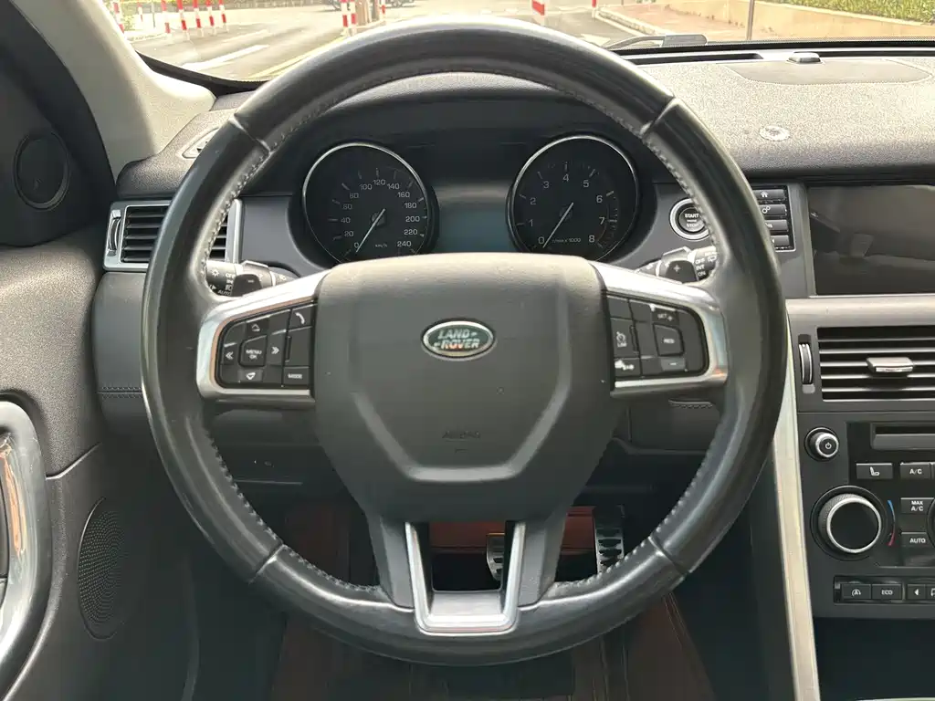 Land Rover Discovery Sport 2015 2.0T HSE LUXURY 2015 - thumbnail 11
