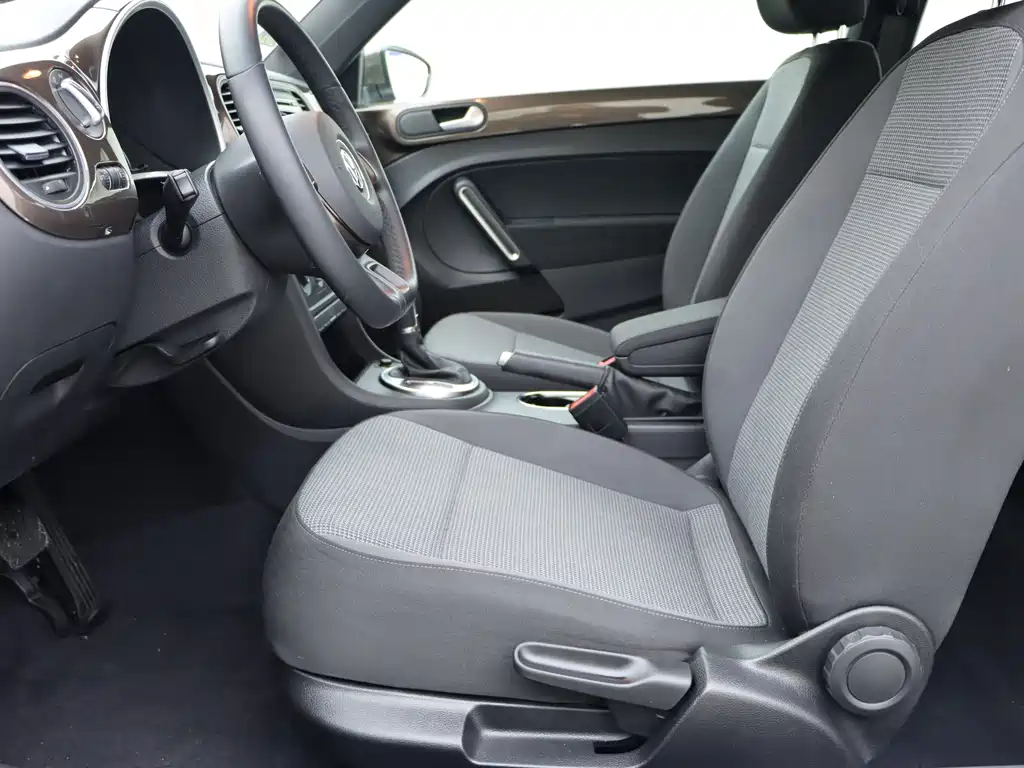 Volkswagen Volkswagen Beetle 2015 180TSI 2016 - thumbnail 5