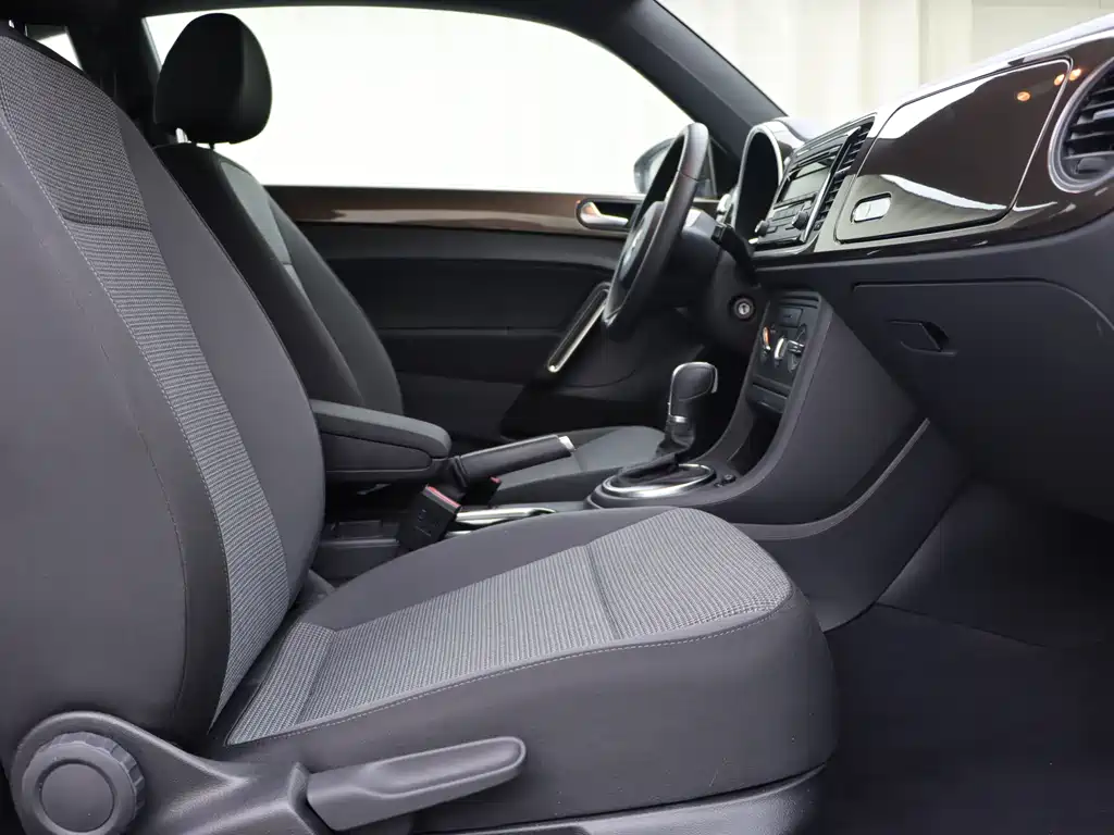 Volkswagen Volkswagen Beetle 2015 180TSI 2016 - thumbnail 8