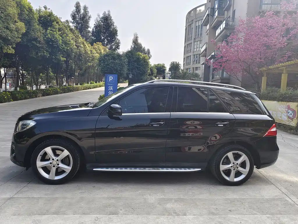 Mercedes-Benz Mercedes-Benz M-Class 2014 ML 400 4MATIC Sport Edition 2014 - thumbnail 4