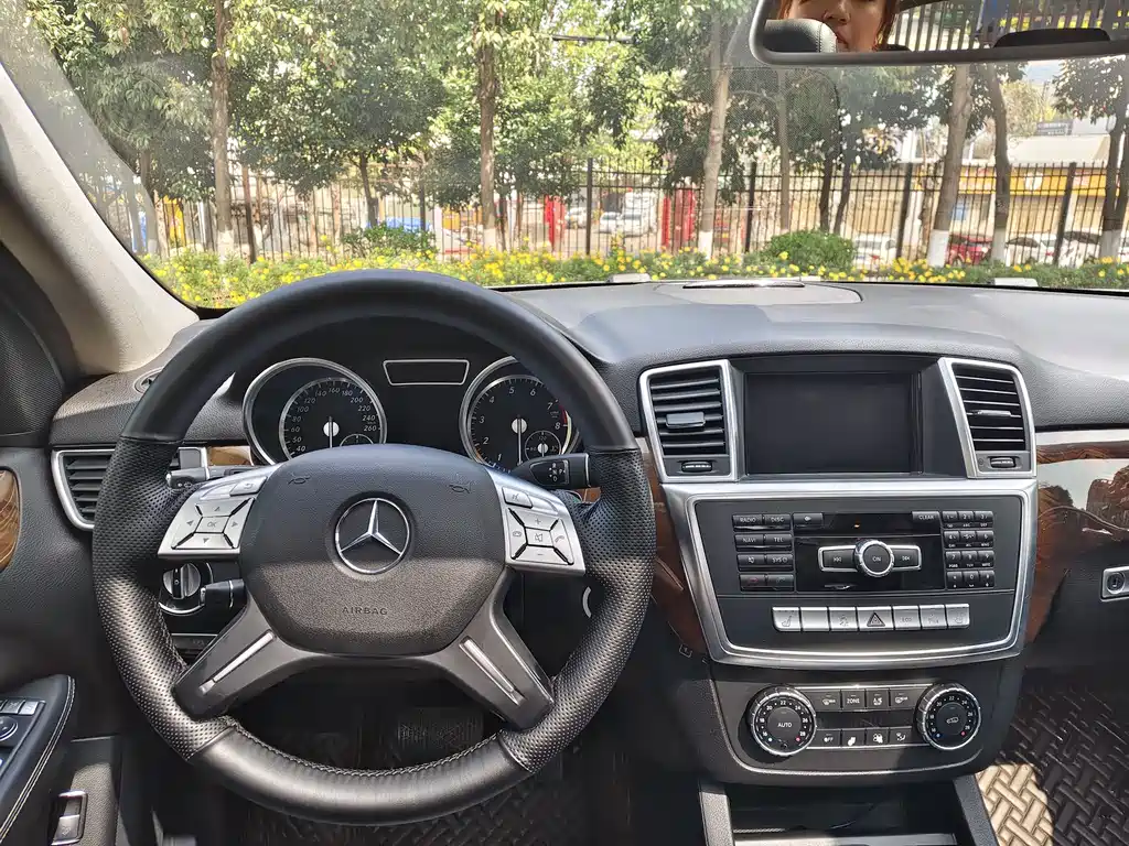 Mercedes-Benz Mercedes-Benz M-Class 2014 ML 400 4MATIC Sport Edition 2014 - thumbnail 11