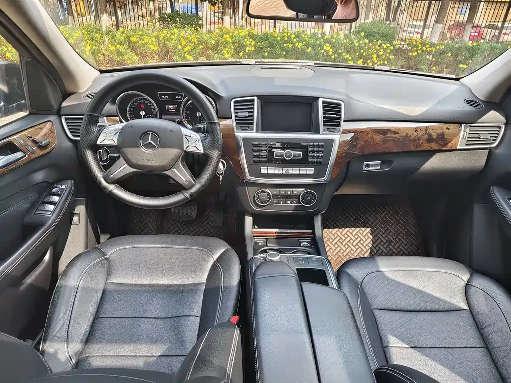 Mercedes-Benz Mercedes-Benz M-Class 2014 ML 400 4MATIC Sport Edition 2014 - thumbnail 12