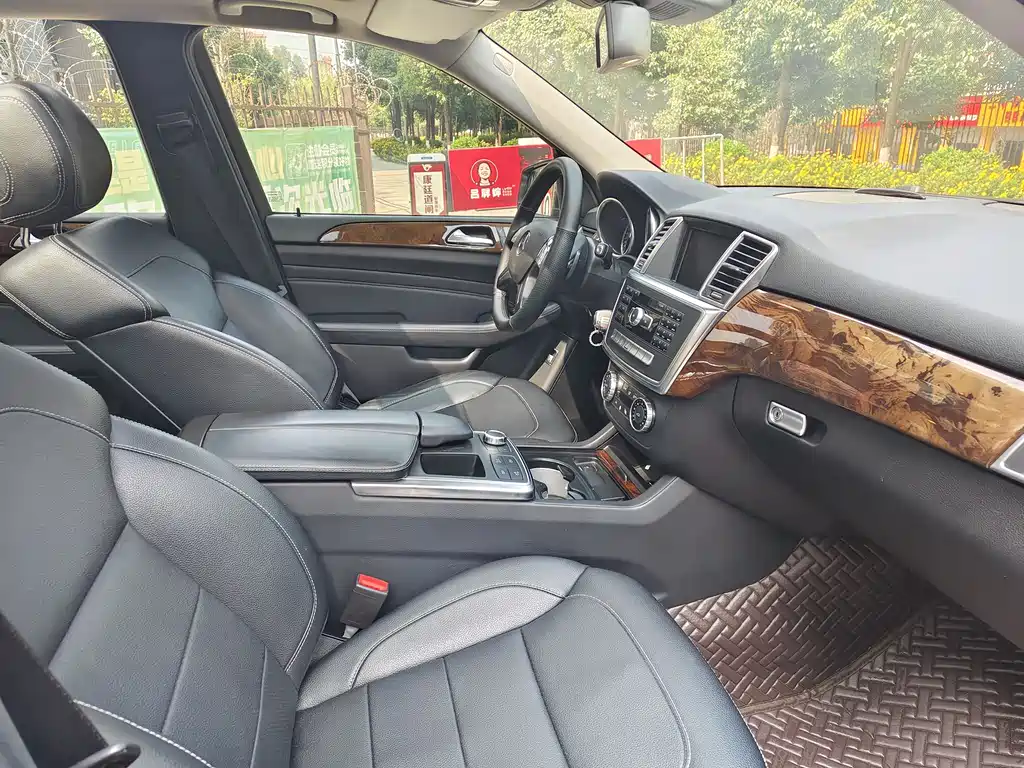 Mercedes-Benz Mercedes-Benz M-Class 2014 ML 400 4MATIC Sport Edition 2014 - thumbnail 14