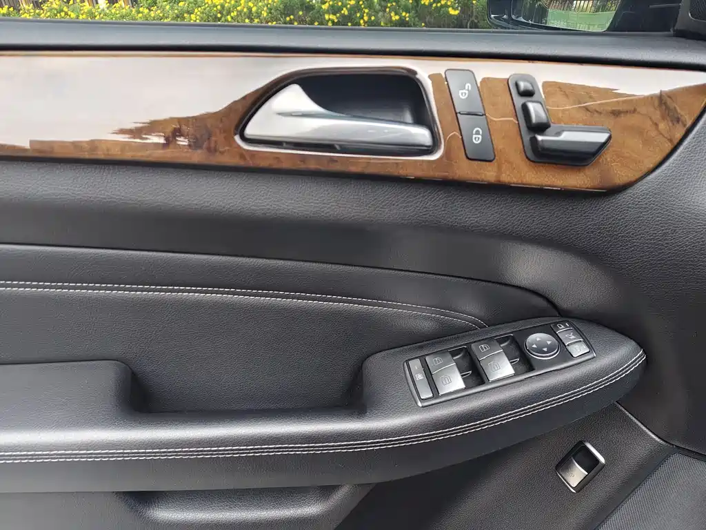 Mercedes-Benz Mercedes-Benz M-Class 2014 ML 400 4MATIC Sport Edition 2014 - thumbnail 17