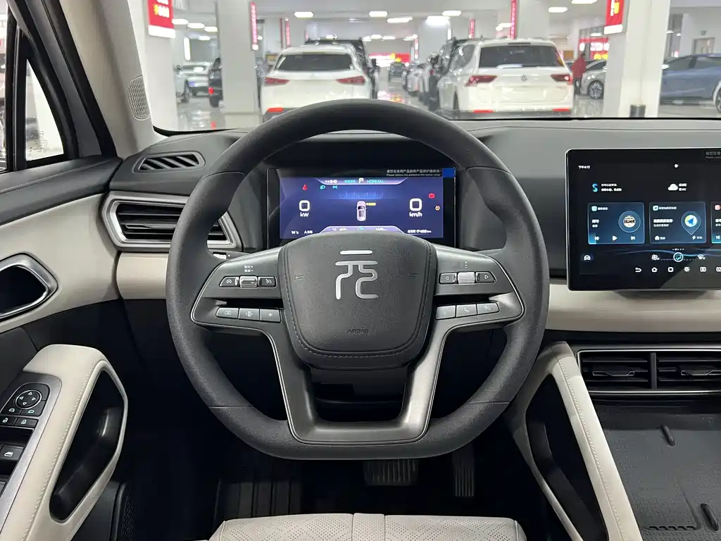BYD BYD Yuan UP 2025 301KM Navigation Edition 2025 - thumbnail 10