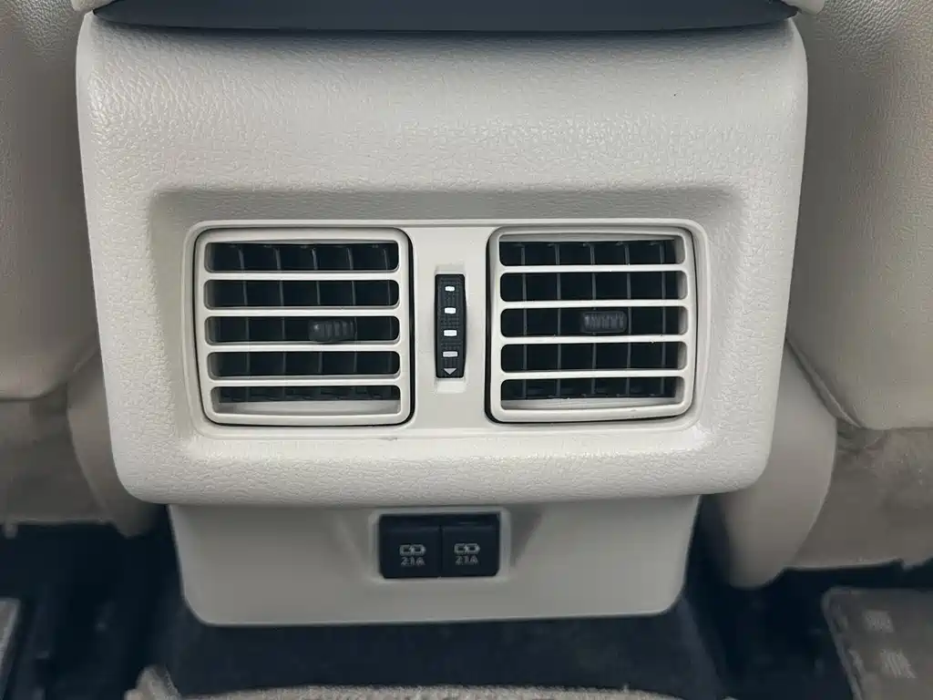 Toyota Toyota Camry 2019 2.5G Luxury Edition China V 2020 - thumbnail 4