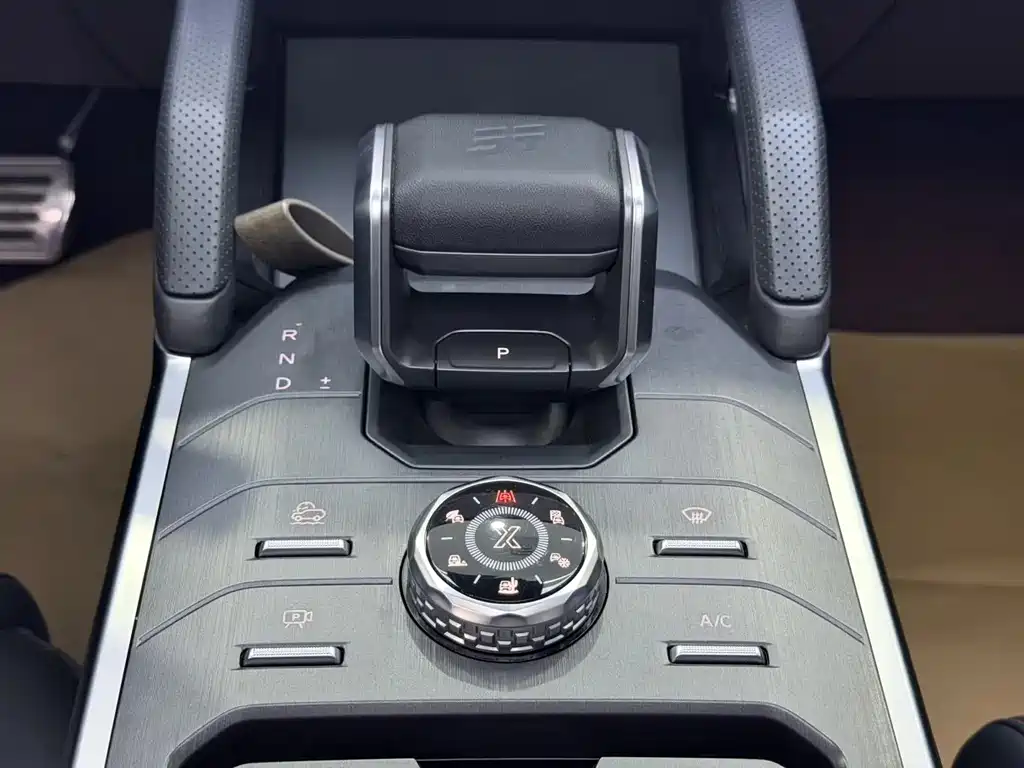 Jetour Jetour Traveler 2024 2.0T AWD Cross PRO Entertainment Edition 2025 - thumbnail 8