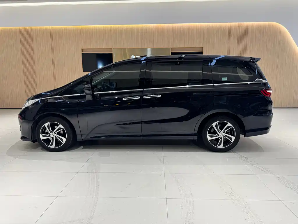 Honda Honda Odyssey 2017 2.4L Luxury Edition 2017 - thumbnail 3