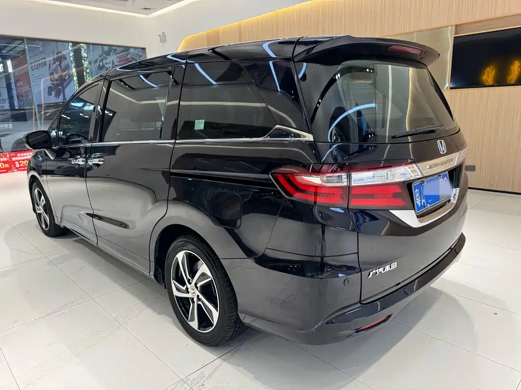 Honda Honda Odyssey 2017 2.4L Luxury Edition 2017 - thumbnail 4