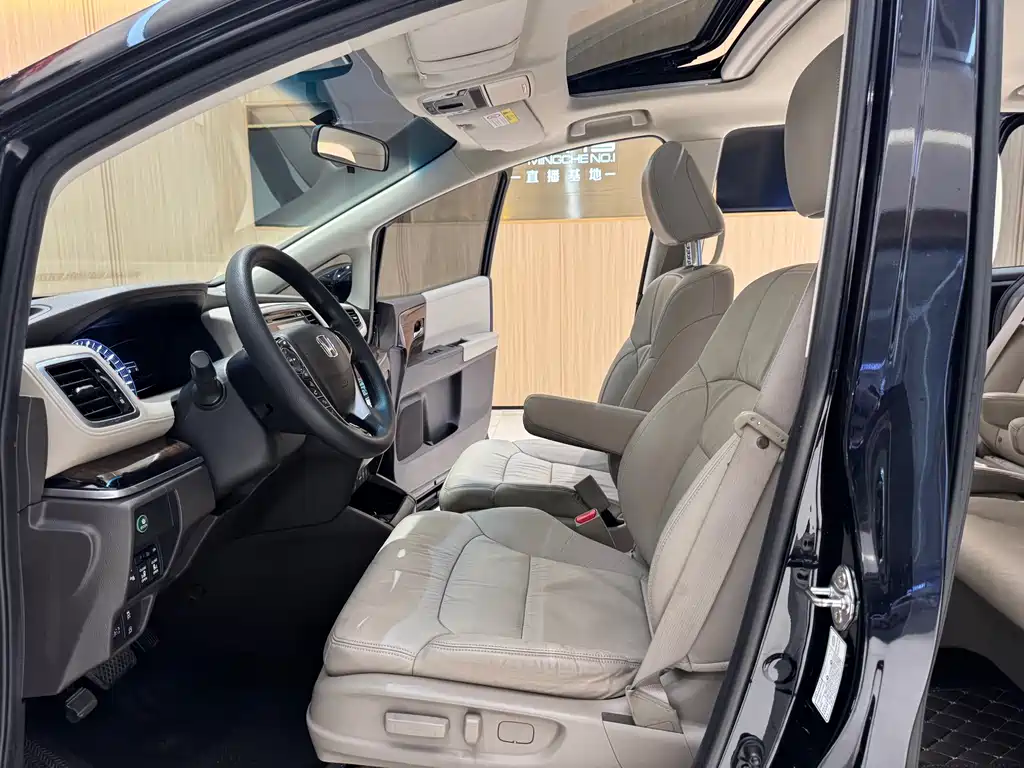 Honda Honda Odyssey 2017 2.4L Luxury Edition 2017 - thumbnail 12