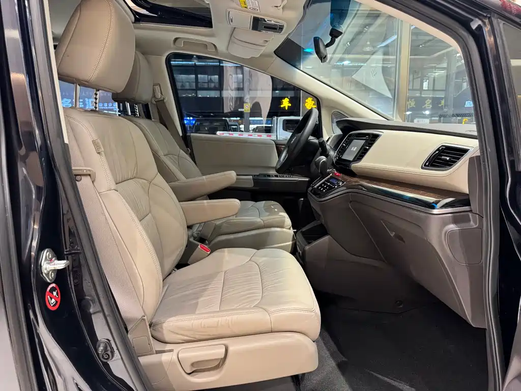Honda Honda Odyssey 2017 2.4L Luxury Edition 2017 - thumbnail 14