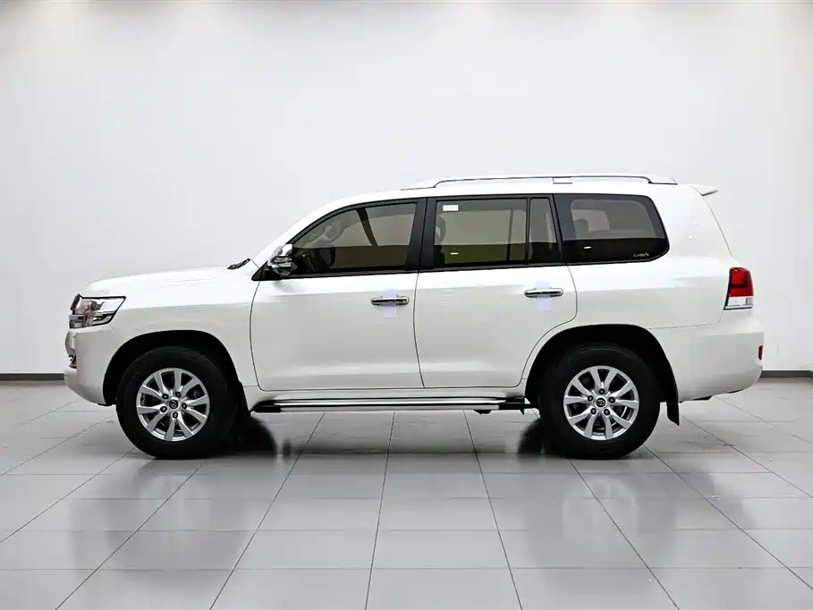 Toyota Land Cruiser (Imported) 2017 Model 4.0L Automatic 2017 - thumbnail 5