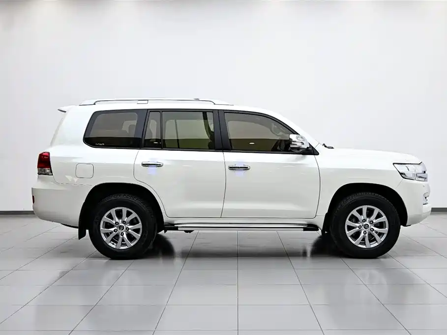 Toyota Land Cruiser (Imported) 2017 Model 4.0L Automatic 2017 - thumbnail 6