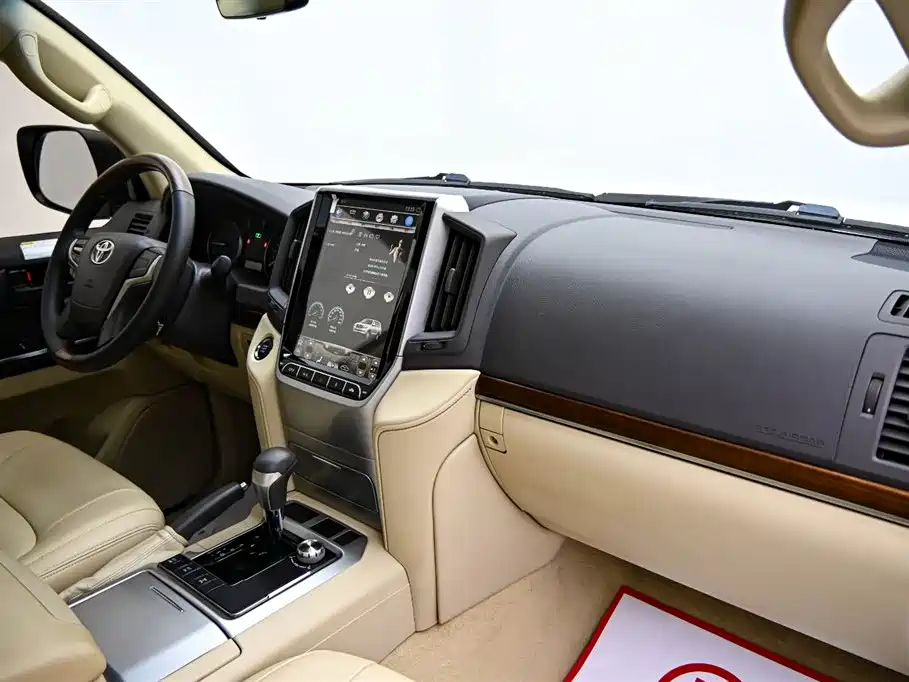 Toyota Land Cruiser (Imported) 2017 Model 4.0L Automatic 2017 - thumbnail 15