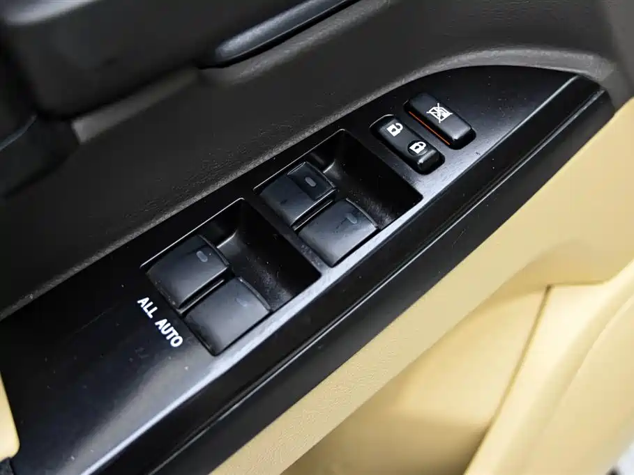Toyota Land Cruiser (Imported) 2017 Model 4.0L Automatic 2017 - thumbnail 22