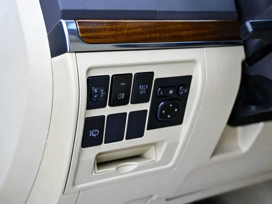 Toyota Land Cruiser (Imported) 2017 Model 4.0L Automatic 2017 - thumbnail 23