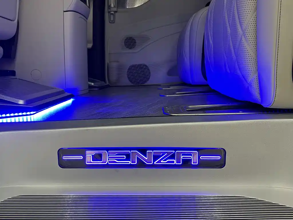 Denza DENZA D9 2025 DM-i Intelligent Driving Edition 1020 AWD Premium Model 2025 - thumbnail 18