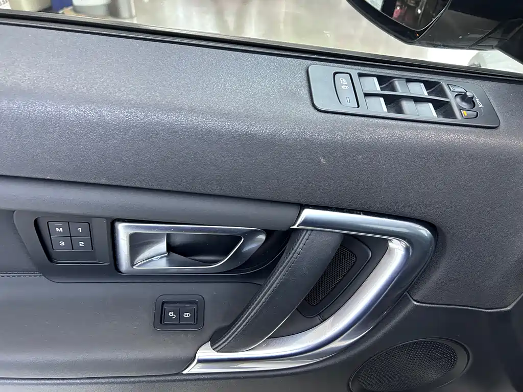 Land Rover Discovery Sport 2018 240PS HSE 2019 - thumbnail 12