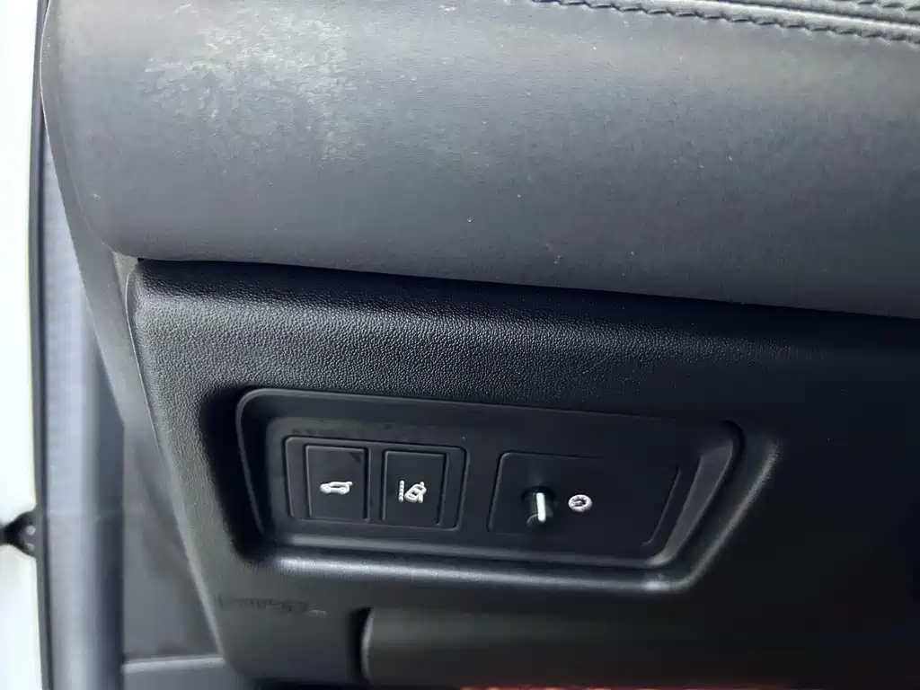 Land Rover Discovery Sport 2018 240PS HSE 2019 - thumbnail 14
