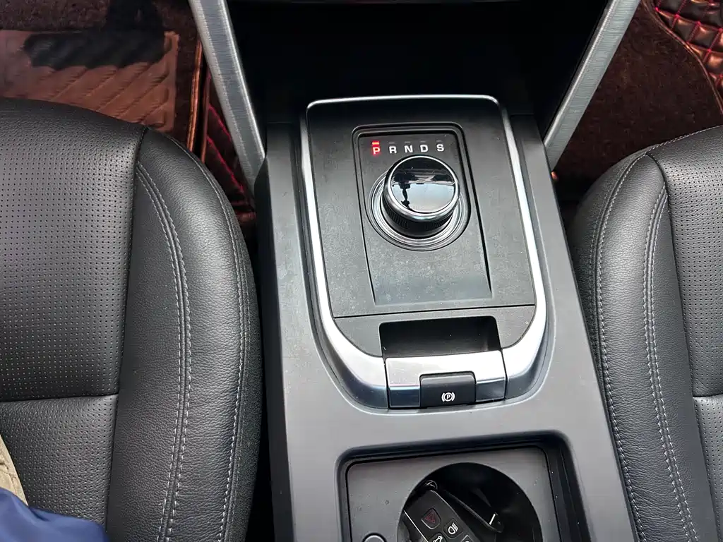 Land Rover Discovery Sport 2018 240PS HSE 2019 - thumbnail 17