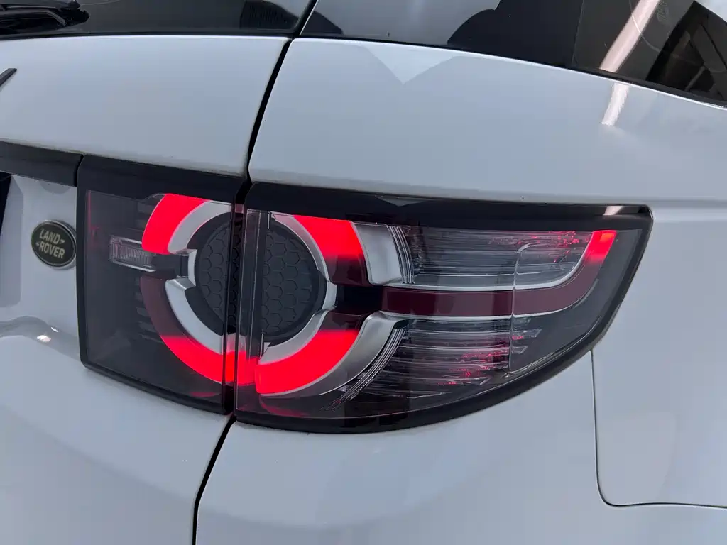 Land Rover Discovery Sport 2018 240PS HSE 2019 - thumbnail 23