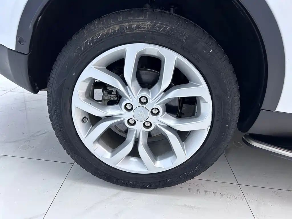 Land Rover Discovery Sport 2018 240PS HSE 2019 - thumbnail 24
