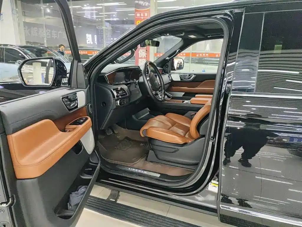Lincoln Lincoln Navigator 2020 3.5T Select Edition 2020 - thumbnail 4