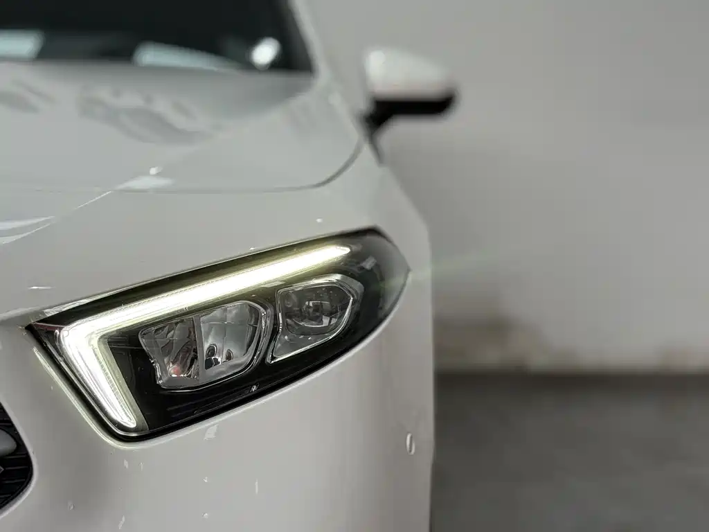 Mercedes-Benz Mercedes-Benz A-Class 2020 A 200 L Sport Sedan 2020 - thumbnail 11