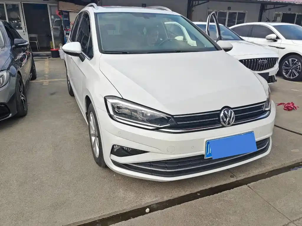 Volkswagen Volkswagen Golf嘉旅 2019 280TSI Automatic Watchful Edition国VI  Wait, I need to provide only the internationally accepted model name without the additional descriptors. The core model is:  Volkswagen Golf Sportsvan 2019 - thumbnail 3
