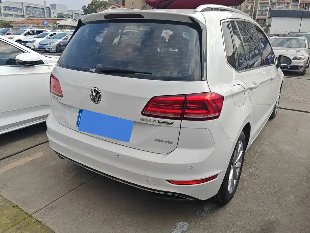 Volkswagen Volkswagen Golf嘉旅 2019 280TSI Automatic Watchful Edition国VI  Wait, I need to provide only the internationally accepted model name without the additional descriptors. The core model is:  Volkswagen Golf Sportsvan 2019 - thumbnail 7