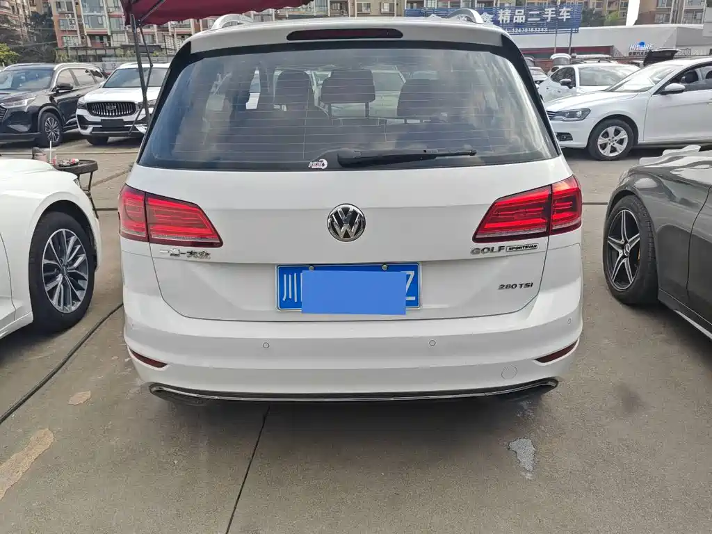 Volkswagen Volkswagen Golf嘉旅 2019 280TSI Automatic Watchful Edition国VI  Wait, I need to provide only the internationally accepted model name without the additional descriptors. The core model is:  Volkswagen Golf Sportsvan 2019 - thumbnail 8