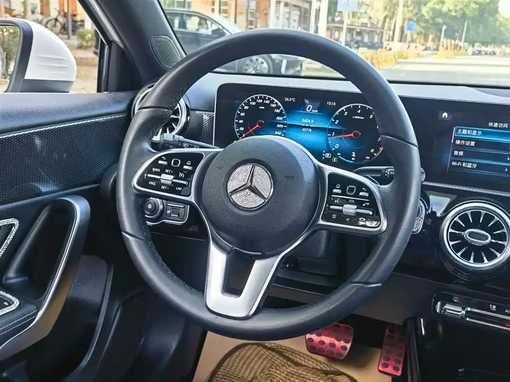 Mercedes-Benz Mercedes-Benz A-Class 2019 A 200 Sport Edition 2020 - thumbnail 12