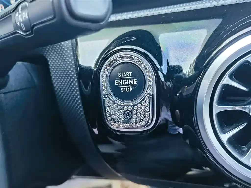 Mercedes-Benz Mercedes-Benz A-Class 2019 A 200 Sport Edition 2020 - thumbnail 25