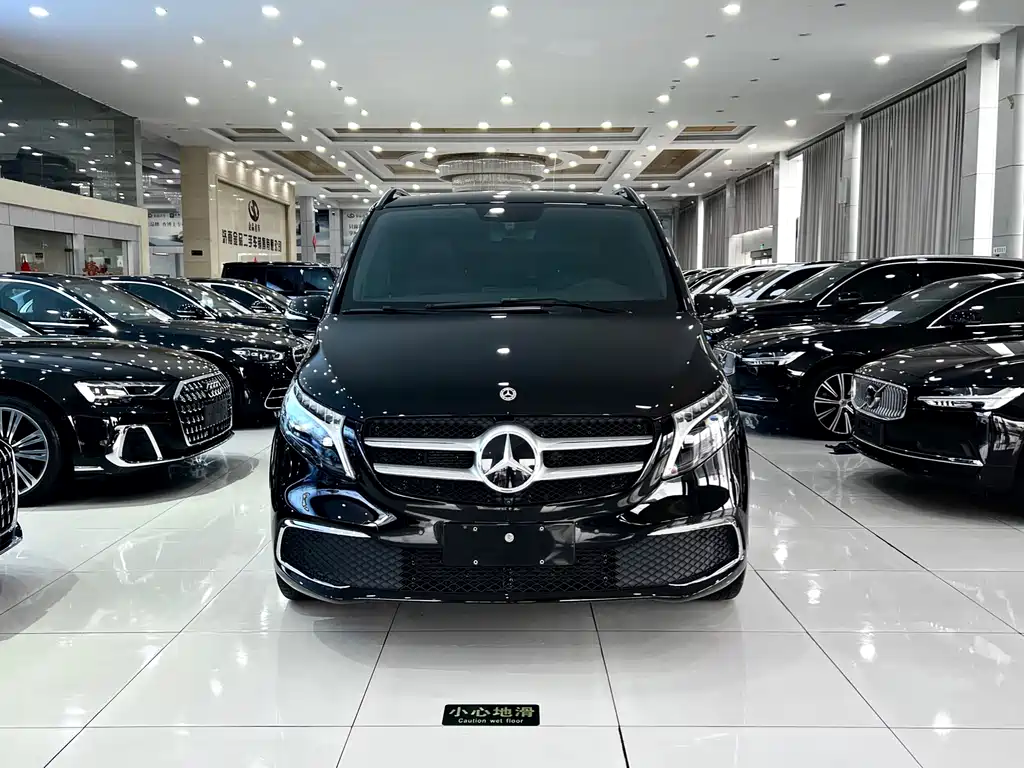 Mercedes-Benz Mercedes-Benz V-Class 2022 V 260 L Long Wheelbase Premium Edition 2024 - thumbnail 3