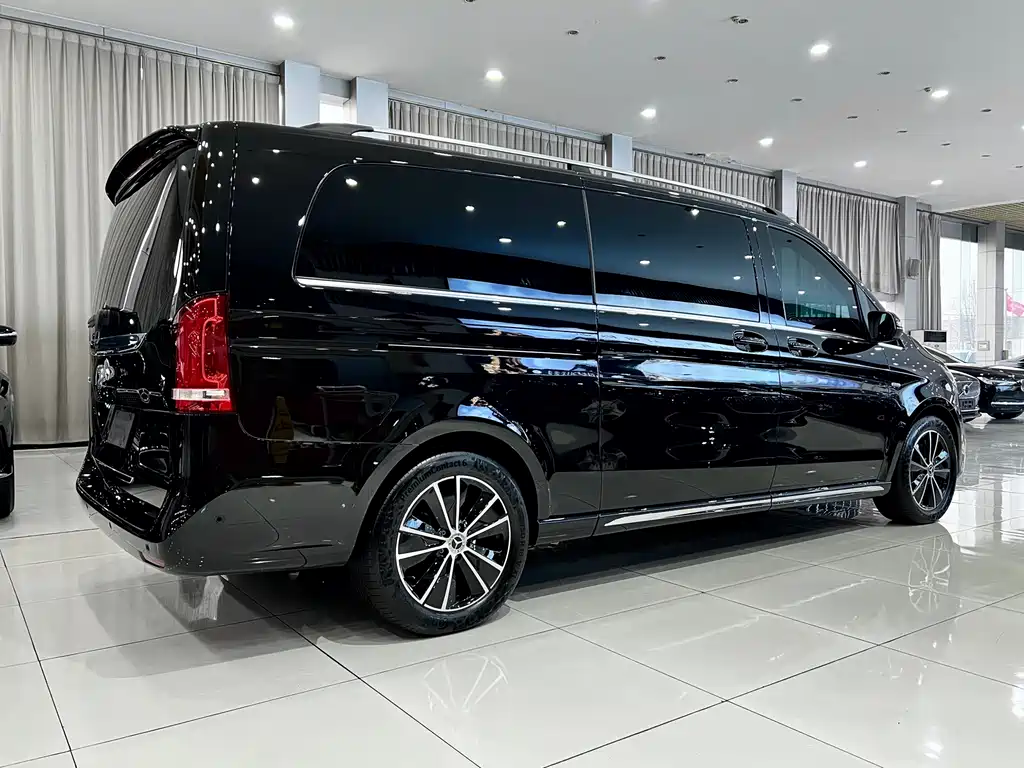 Mercedes-Benz Mercedes-Benz V-Class 2022 V 260 L Long Wheelbase Premium Edition 2024 - thumbnail 4