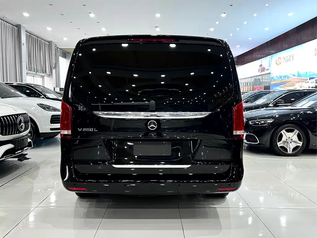 Mercedes-Benz Mercedes-Benz V-Class 2022 V 260 L Long Wheelbase Premium Edition 2024 - thumbnail 5
