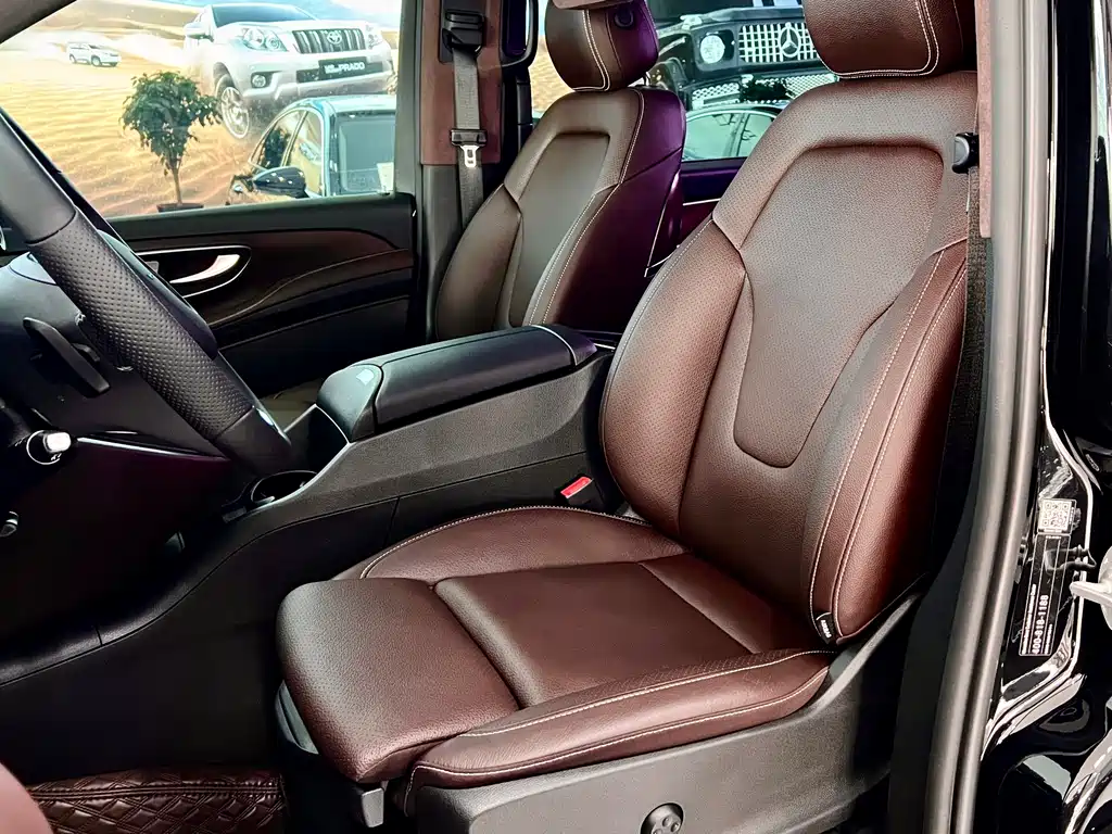 Mercedes-Benz Mercedes-Benz V-Class 2022 V 260 L Long Wheelbase Premium Edition 2024 - thumbnail 6