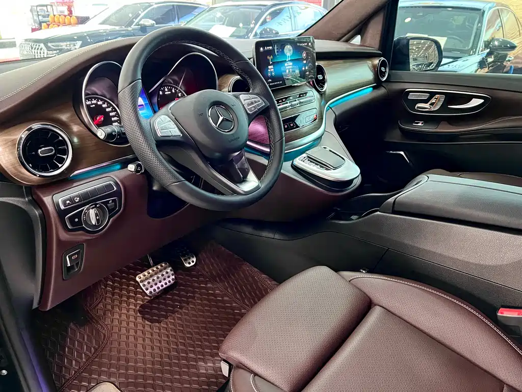 Mercedes-Benz Mercedes-Benz V-Class 2022 V 260 L Long Wheelbase Premium Edition 2024 - thumbnail 7