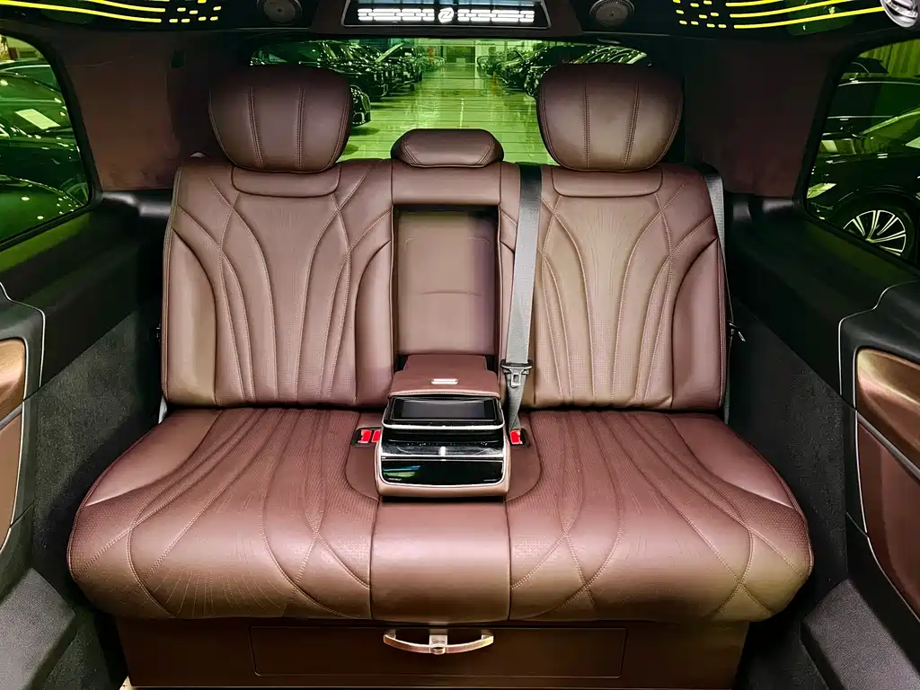 Mercedes-Benz Mercedes-Benz V-Class 2022 V 260 L Long Wheelbase Premium Edition 2024 - thumbnail 11