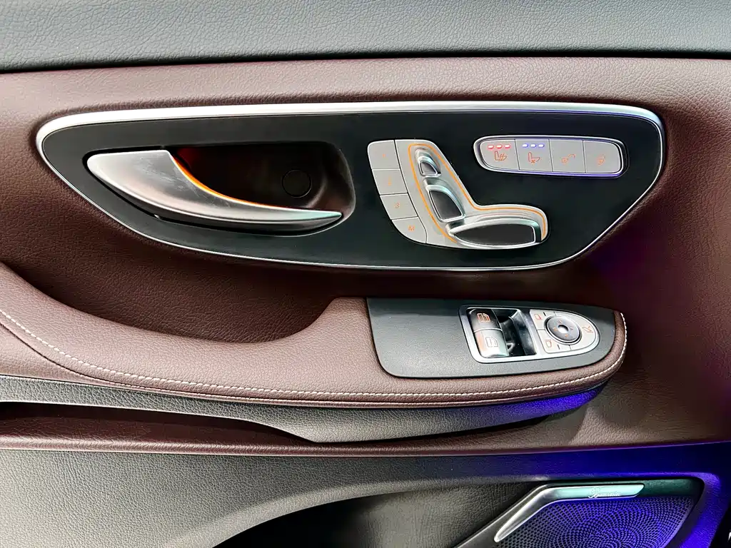 Mercedes-Benz Mercedes-Benz V-Class 2022 V 260 L Long Wheelbase Premium Edition 2024 - thumbnail 26