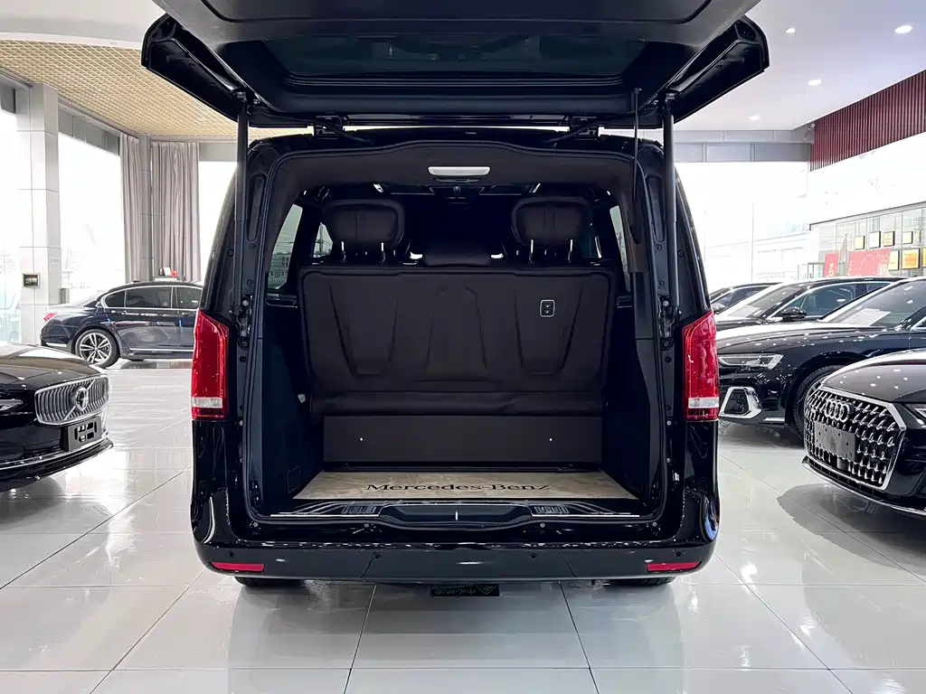 Mercedes-Benz Mercedes-Benz V-Class 2022 V 260 L Long Wheelbase Premium Edition 2024 - thumbnail 28