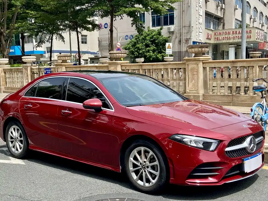 Mercedes-Benz Mercedes-Benz A-Class 2022 Facelift A 200 L Sport Sedan Fashion Edition 2022 - thumbnail 3