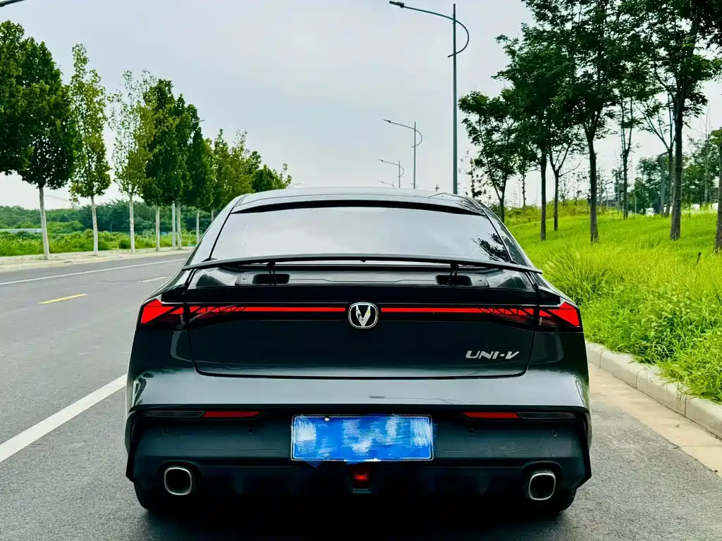 Changan Changan UNI-V 2022 1.5T Premium Edition 2022 - thumbnail 8