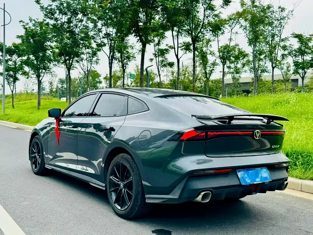 Changan Changan UNI-V 2022 1.5T Premium Edition 2022 - thumbnail 9