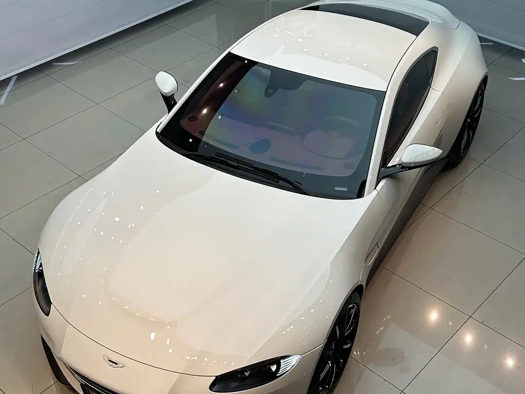 Aston Martin Aston Martin V8 Vantage 2022 4.0L V8 Coupe 2022 - thumbnail 4