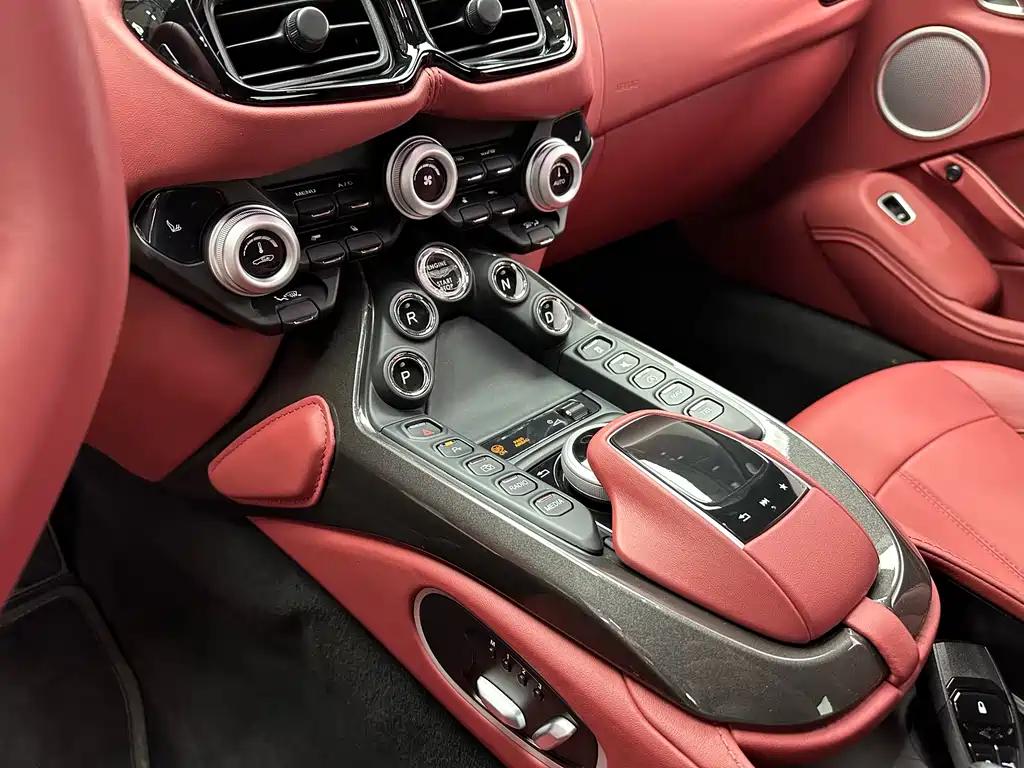 Aston Martin Aston Martin V8 Vantage 2022 4.0L V8 Coupe 2022 - thumbnail 8