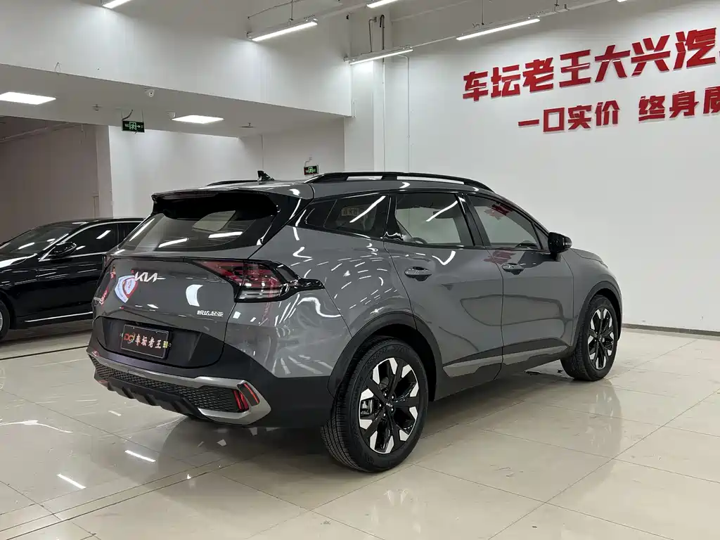 Kia Sorento 2023 2.0T FWD Premium Edition 2024 - thumbnail 4