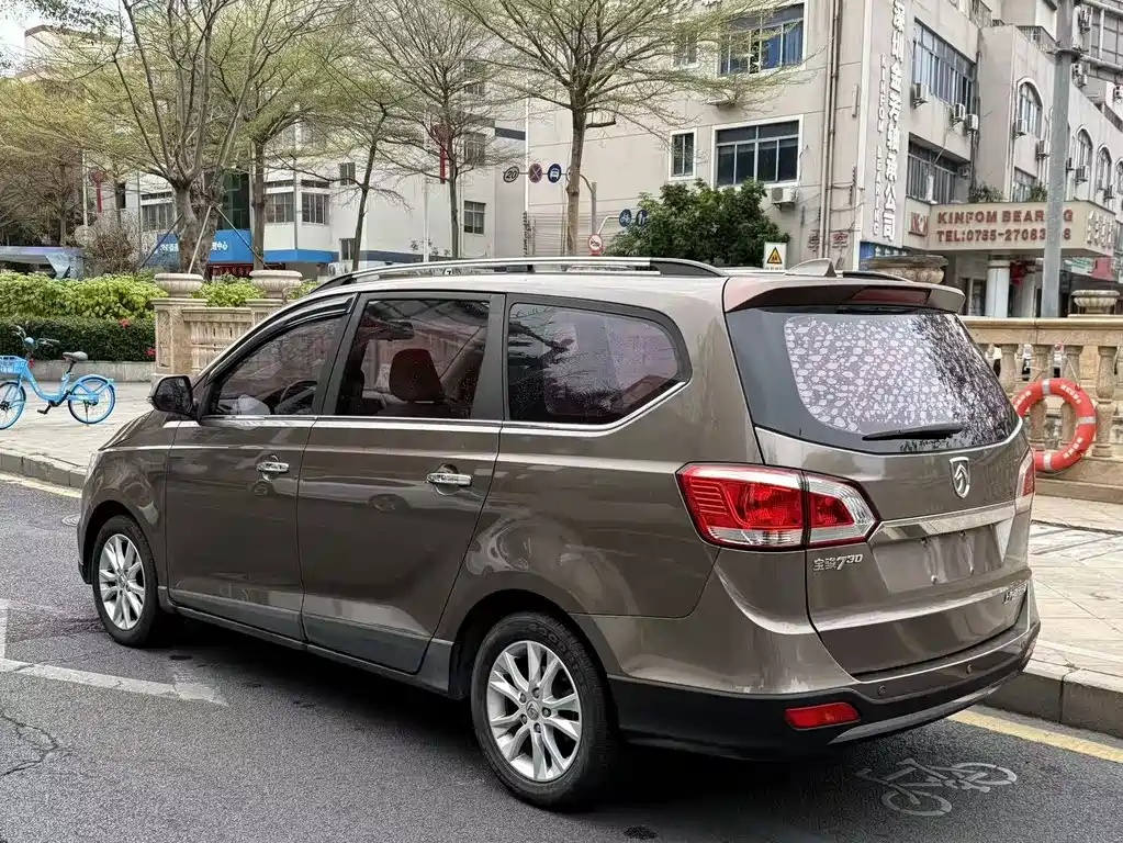 Baojun Baojun 730 2014 1.5L Manual Luxury Navigation ESP Version 7-seater 2015 - thumbnail 4