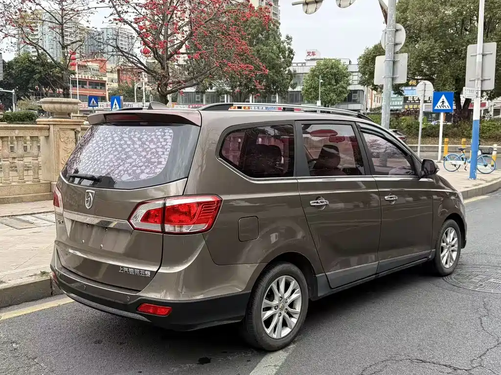 Baojun Baojun 730 2014 1.5L Manual Luxury Navigation ESP Version 7-seater 2015 - thumbnail 9